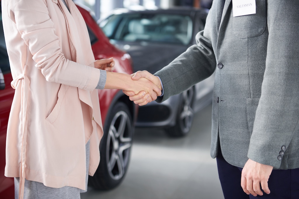 selling your car to a dealership